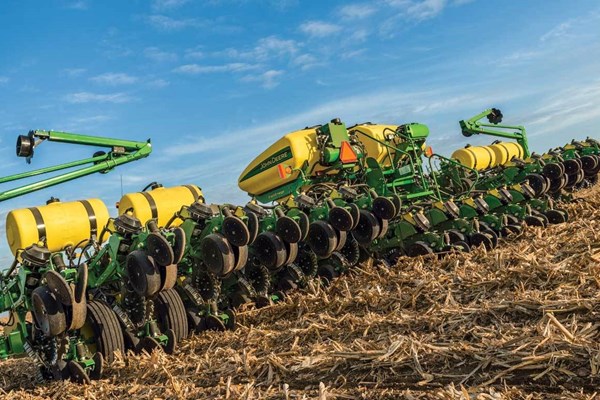 1795 16 Row Split 31 or 32 Planter