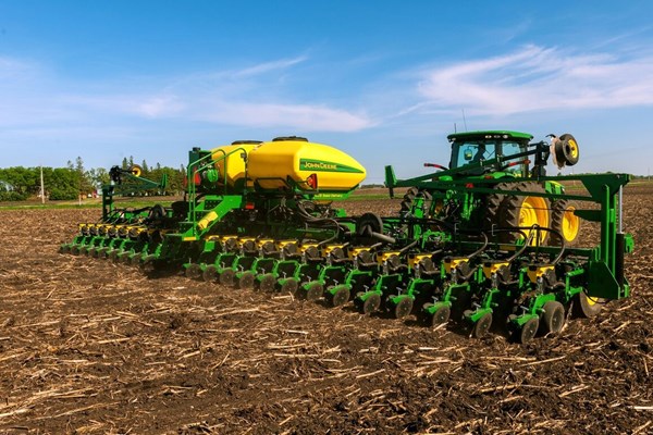 DB44 24 Row 22 Planter