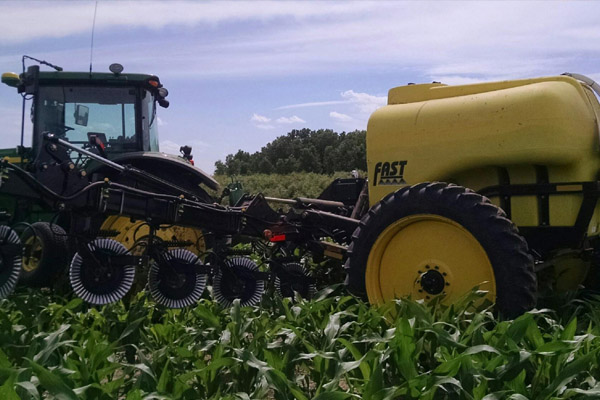 FAST | Liquid Fertilizer Applicators | Pull-Type 30-40' for sale at King Ranch Ag & Turf