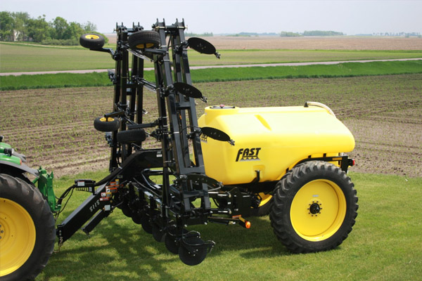FAST | Liquid Fertilizer Applicators | Pull-Type 60-90' for sale at King Ranch Ag & Turf