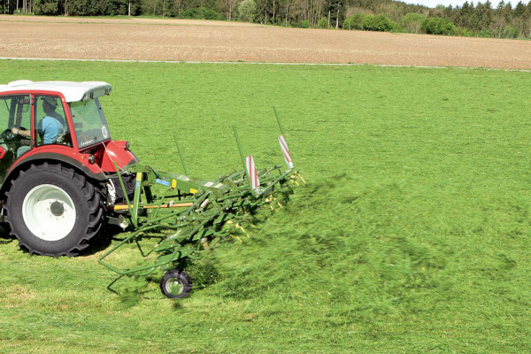 Krone | KW - Mounted Rotary Tedder | Model KW 4.62/4 Rotary Tedder for sale at King Ranch Ag & Turf