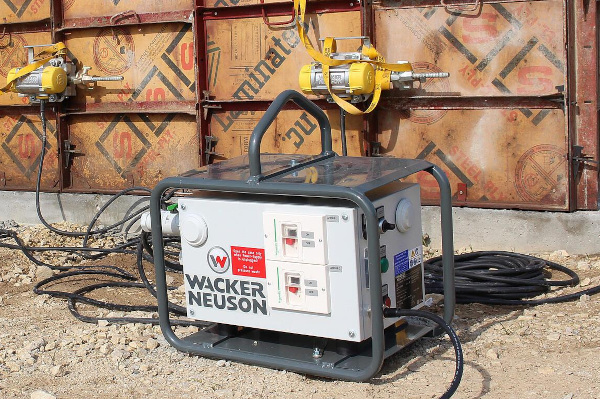 Wacker Neuson     | Frequency Converters | FUE Portable Frequency Converters for sale at King Ranch Ag & Turf